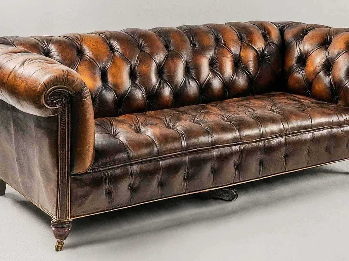 Sofa w skórze postarzanej
